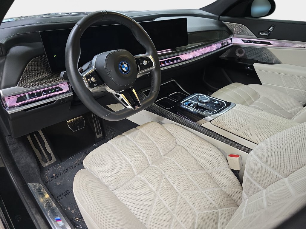 Certified 2023 BMW i7 xDrive60 AWD/4WD image 19