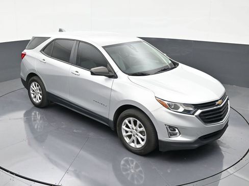 Used 2020 Chevrolet Equinox LS image 18