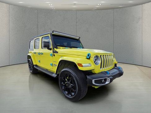Used 2023 Jeep Wrangler Unlimited Sahara AWD/4WD image 7