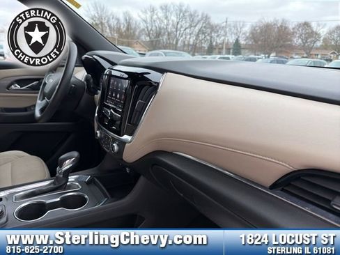 Used 2023 Chevrolet Traverse LS image 11