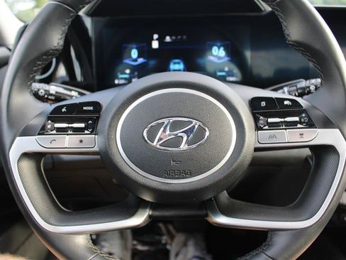 Used 2025 Hyundai Elantra SEL FWD image 12