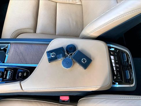 Used 2017 Volvo S90 T6 Inscription w/ Vision Package image 14