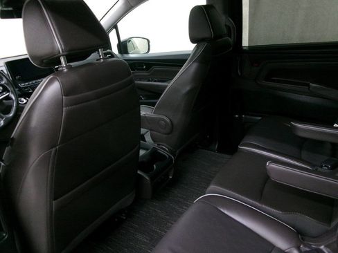 Used 2022 Honda Odyssey Elite image 18