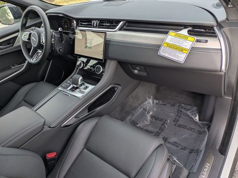 New 2026 Jaguar F-PACE R-Dynamic S image 29