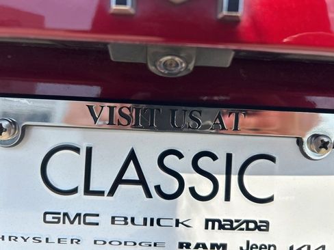 Used 2021 Toyota Camry XLE image 8