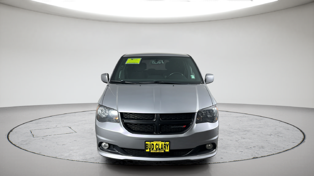 Used 2018 Dodge Grand Caravan SE FWD image 3