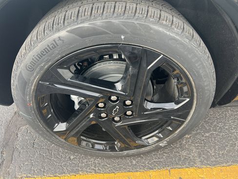 New 2026 Chevrolet Equinox EV RS image 3