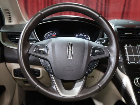 Used 2019 Lincoln MKC Reserve w/ MKC Climate Package FWD image 17