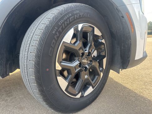 Used 2025 Kia Sorento S w/ Panoramic Sunroof Package image 14