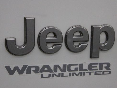 Used 2021 Jeep Wrangler Unlimited Rubicon w/ Trailer Tow Package AWD/4WD image 31