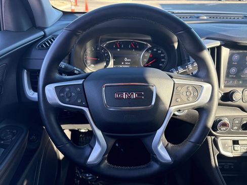 Used 2024 GMC Terrain SLT image 15
