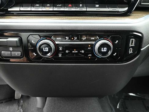 Used 2023 Chevrolet Silverado 1500 LT w/ Leather Package AWD/4WD image 23