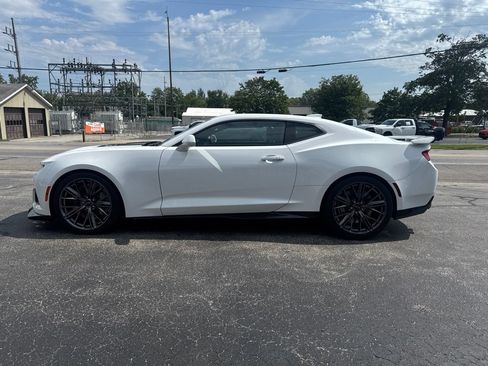 Used 2018 Chevrolet Camaro ZL1 RWD image 16