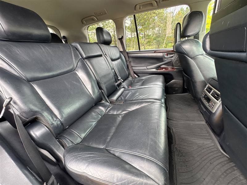 Used 2014 Lexus LX 570 4WD w/ Luxury Package image 28