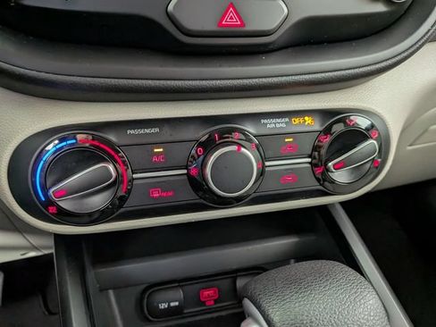 Used 2021 Kia Soul LX FWD image 20