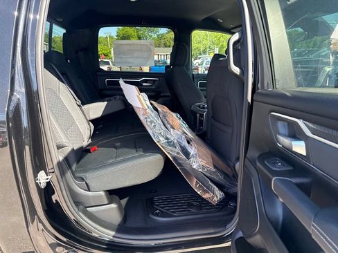 New 2026 RAM 1500 4x4 Crew Cab image 21