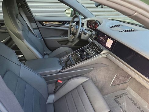 New 2026 Porsche Panamera 4 image 18