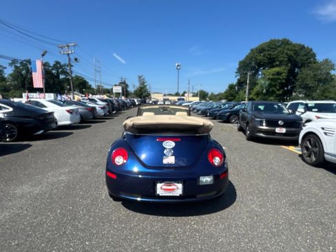 Used 2006 Volkswagen Beetle Convertible w/ Package 1 FWD image 12