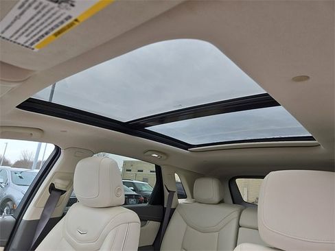 Certified 2022 Cadillac XT5 Premium Luxury image 13