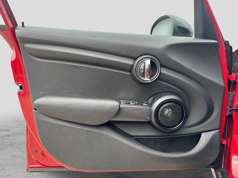 Used 2015 MINI Cooper 4-Door Hardtop FWD image 29