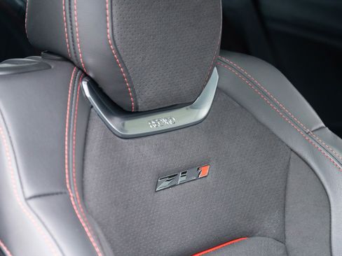Used 2019 Chevrolet Camaro ZL1 RWD image 36