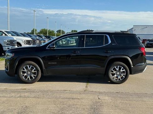 Used 2023 GMC Acadia SLT image 2