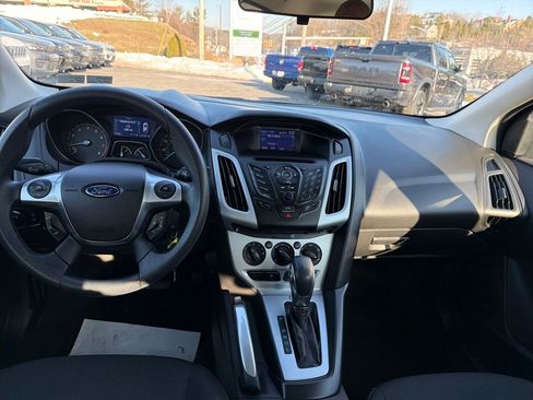 Used 2013 Ford Focus SE w/ SE Winter Pkg image 15