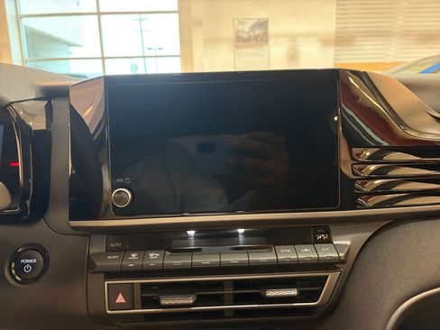 Used 2025 Toyota Camry LE image 18