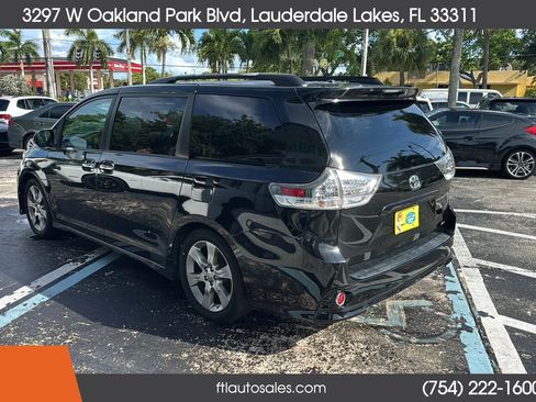 Used 2014 Toyota Sienna SE FWD image 8