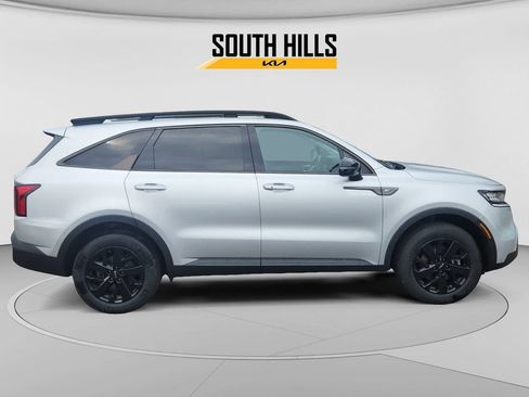 Certified 2022 Kia Sorento S w/ Panoramic Sunroof Package AWD/4WD image 6