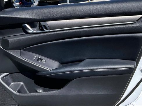 Used 2018 Honda Accord LX image 22