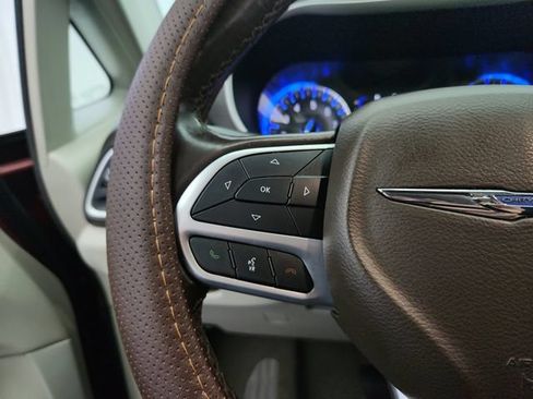 Used 2020 Chrysler Voyager LX w/ Cold Weather Group FWD image 17