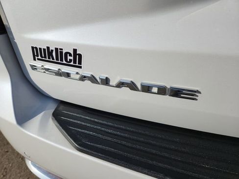 Certified 2023 Cadillac Escalade ESV Premium Luxury image 33
