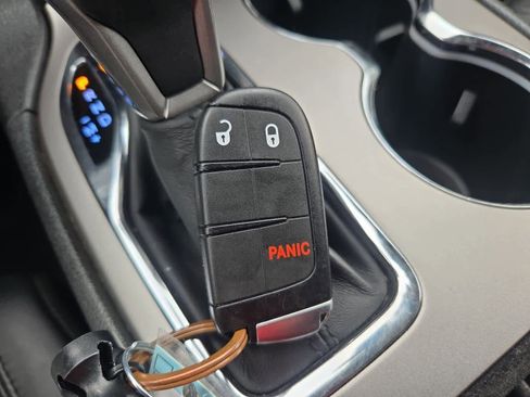 Used 2019 Jeep Grand Cherokee Limited w/ Luxury Group II image 36