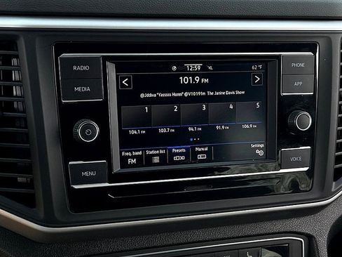 Used 2023 Volkswagen Atlas Cross Sport SE image 15