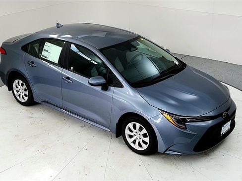 Used 2023 Toyota Corolla LE w/ Carpet Mat Package (TMS) image 13