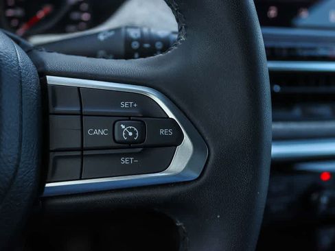 Used 2023 Jeep Compass Latitude AWD/4WD image 23