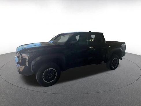 Used 2025 Toyota Tacoma TRD Off-Road AWD/4WD image 7