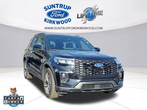 Used 2025 Ford Explorer ST-Line w/ ST-Line Street Pack image 1