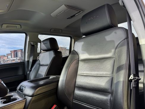 Used 2018 GMC Sierra 2500 Denali w/ Duramax Plus Package image 9