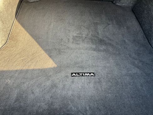 Used 2025 Nissan Altima 2.5 SV image 30