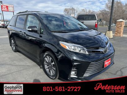 Used 2018 Toyota Sienna Limited w/ Carpet Mat Package