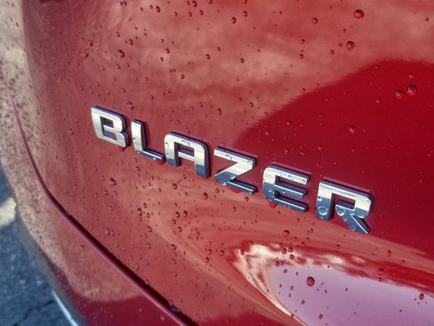Used 2023 Chevrolet Blazer LT image 9