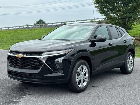 New 2026 Chevrolet Trax LS FWD image 5