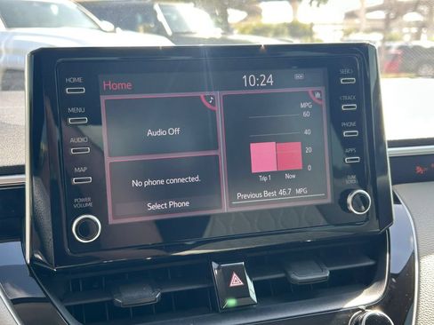 Used 2020 Toyota Corolla LE FWD image 24