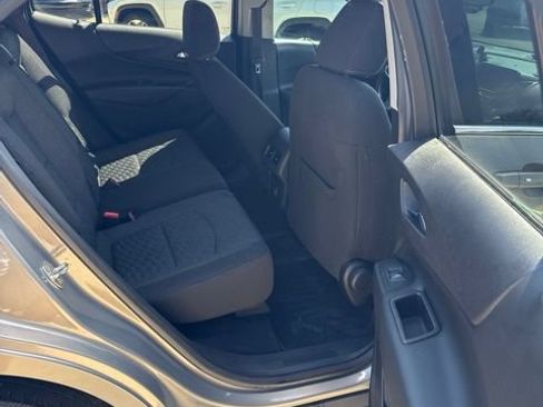 Used 2019 Chevrolet Equinox LT FWD image 15