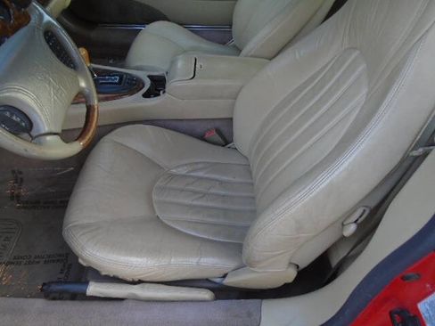 Used 1999 Jaguar XK8 Convertible image 10