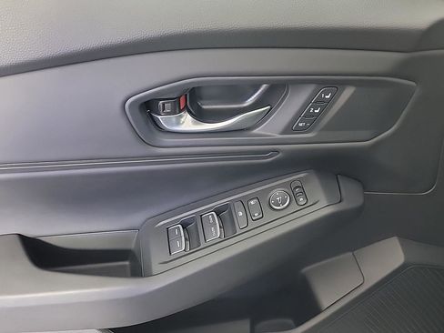 Used 2025 Honda Accord EX-L image 36