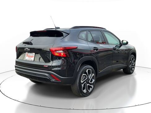 Used 2025 Chevrolet Trax RS image 4