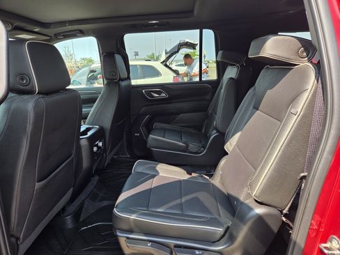 Used 2022 GMC Yukon XL SLT w/ SLT Premium Package AWD/4WD image 21
